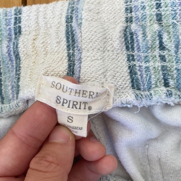 Soft Beach Shorts Size Small - Picture 5 of 5